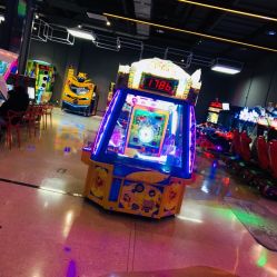 -嗨翻Hi-Fun竞技主题乐园·蹦床团建生日聚会(五棵松华熙店)