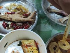 -梁老三麻辣鸡头(汝河小区店)