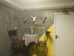 -HIGH FIVE哈福手工汉堡(桂林路店)