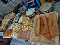 -鸿亨泰杂鱼馆(港馨家园店)