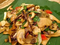 爆炒赤松茸黑牛肝菌-云海肴云南菜(曲江大悦城店)