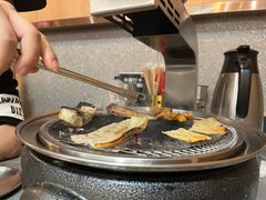 -围炉肉舍•炭烤活鳗•丹东海鲜烤肉(步行街店)