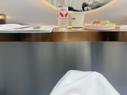 -Tloml salon
