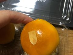 香辣牛肉蛋黄酥-鲍师傅糕点(凯德云尚广场店)