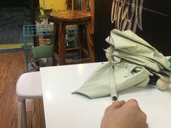 -志龙皇冠吃货椰子铺