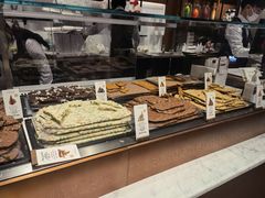 面包甜点陈列柜-Laderach 莱德拉(上海环贸iapm店)