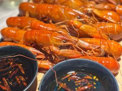 -肥肥虾庄·金牌油焖大虾(汉街SKP店)