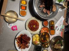 -草家酱蟹炭火烤肉店(珲春南路一店)