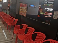 等位区-胖哥俩肉蟹煲(盐城金鹰国际店)