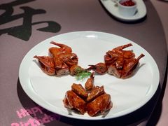 脆皮乳鸽-新荣记(BFC外滩金融中心店)