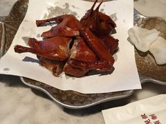 -蝴蝶里·粤菜·点心(滨江龙湖店)