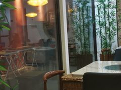 -毛辣果·贵州红酸汤牛肉火锅(西单店)