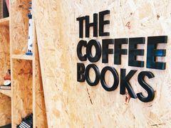 -新华里咖啡书吧(新华书店小寨店)