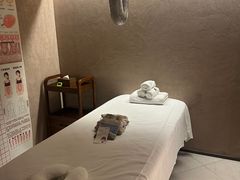 -灸春堂·艾灸·痛症·整脊连锁(之江银泰店)