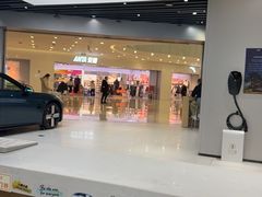-小鹏汽车(上海静安大融城店)