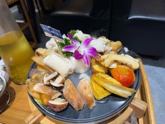 -一朵菌·野生菌探索家火锅(南亚店)