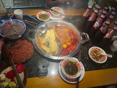 -憨孃孃·重庆老火锅(红山黑金店)