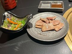 -山川小町·极番烧肉(新地假日广场店)