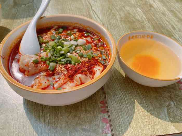 老煮门抄手(蜀都中心店)-"蜀都中心二期新开的一家抄手店,二期抄手店.