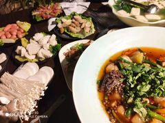 -冰冰龙虾·江湖菜·花园江景餐厅