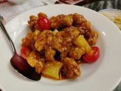 菠萝咕噜肉-中国大酒店·食街