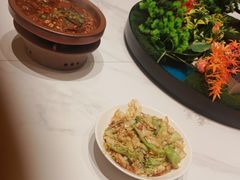 -阿瓦山寨·湘菜现炒·剁椒鱼头王(咸阳总店)