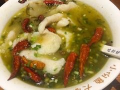 -渝是乎酸菜鱼(龙旗购物中心店)