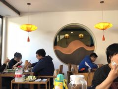 大堂-毛辣果·贵州红酸汤牛肉火锅(西单店)