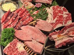 -铭牛烧肉·和牛海鲜自助(高新月牙湖店)