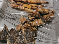 -三个大叔烤羊肉串·歌手驻唱·碳烤鲜肉(西三旗店)