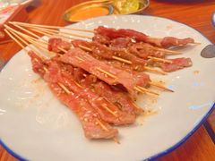 -何妹湿辣牛肉·粤式烧烤砂煲(桂雅路店)