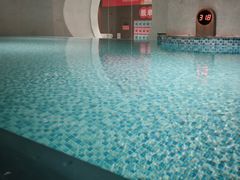 -涨巢·潮玩水疗局