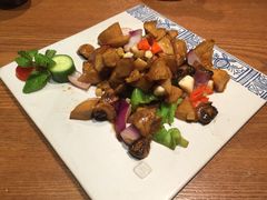 -云海肴·汽锅鸡·云南菜(天山百盛优客店)