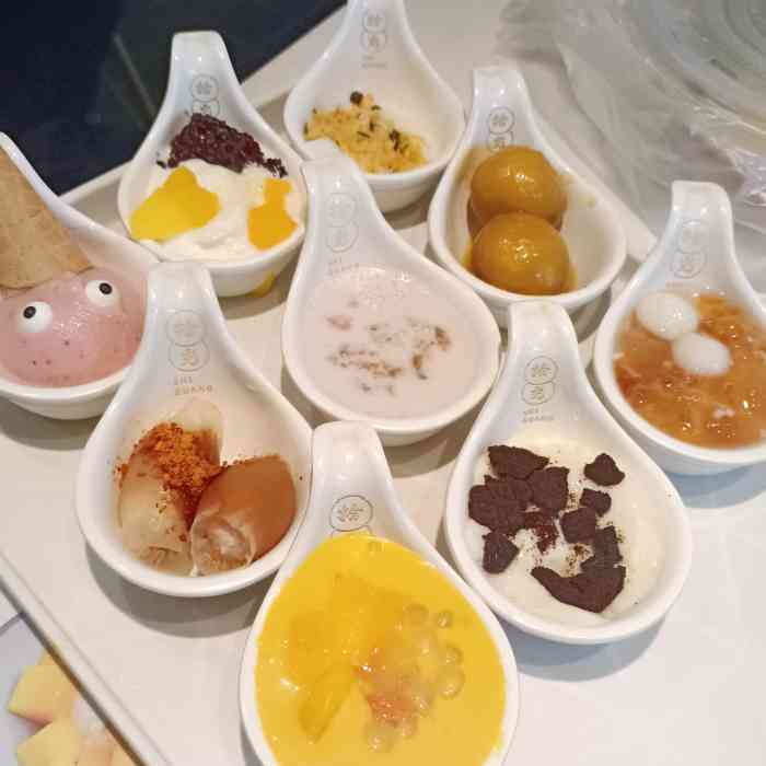 拾光·小碗甜品(太古里店)-"[薄荷]环境:店面比较小,店里座位排布.