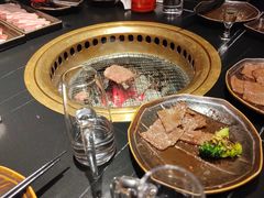 -山川小町·极番烧肉(新地假日广场店)
