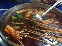 -马路边边·成都串串(翠柏路店)