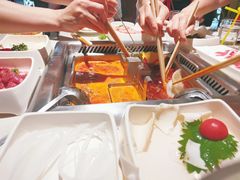 -海底捞火锅鲜切牛肉主题店(长寿路店)
