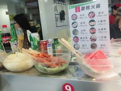 -百品聚旋转火锅(万德庄店)