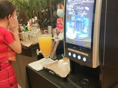-圣丰索菲特·2 On 988 Café 自助餐厅