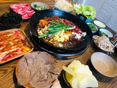 红锅-周幺妹重庆老火锅(银泰城总店)