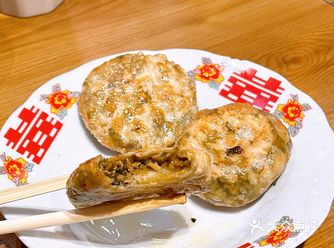 来爬黄山一下车又冷又饿,酒店放完行李在大众看到这家本