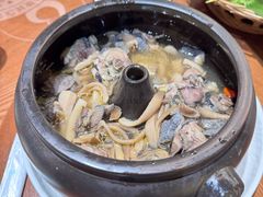 -老滇山寨•云南特色菜•地方菜•民族风情歌舞表演(金碧店)