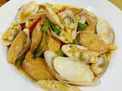 -三亚新鸿港水果一级批发市场