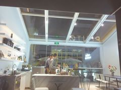 -UNI UNI(环亚凯瑟琳店)