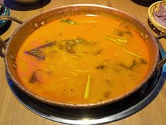-洱火云南酸菜牛肉火锅(石景山当代商城店)