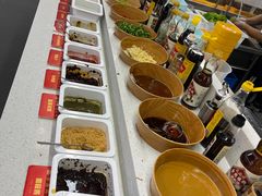 -四囍码头海鲜烧烤自助火锅(外滩南京东路悦荟广场店)
