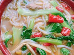 -牛八宝桂林米粉(八里庄店)