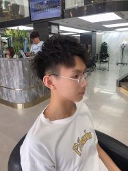 -苏奇发型·烫发染发