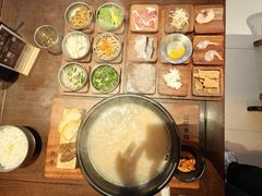 -银米·云南传统过桥米线(双廊黑金冠店)