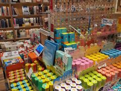 -猫的天空之城概念书店(杭州南宋御街店)